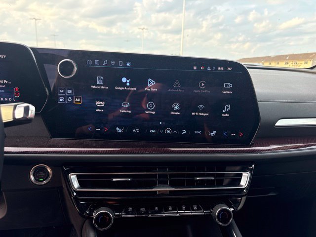 Used 2025 Chevrolet Traverse SUV