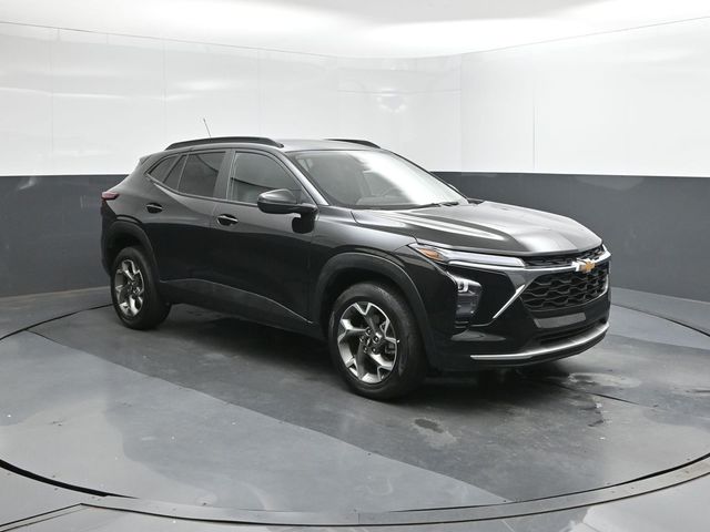 Used 2025 Chevrolet Trax SUV