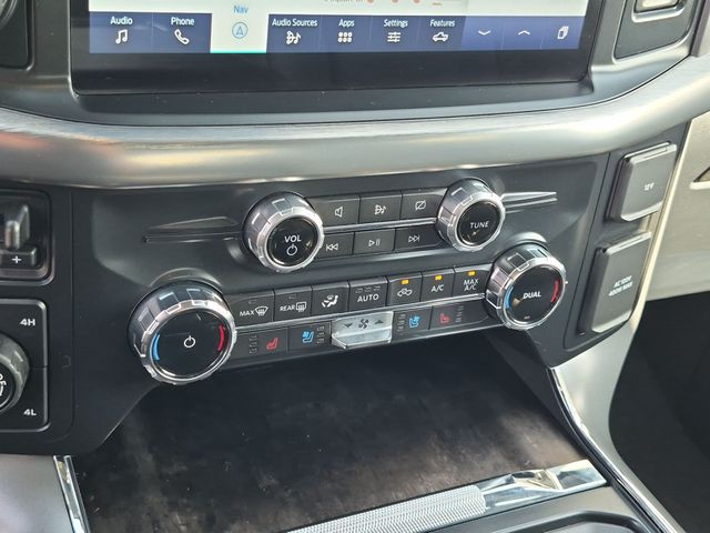 Used 2022 Silver Ford Lariat image 24