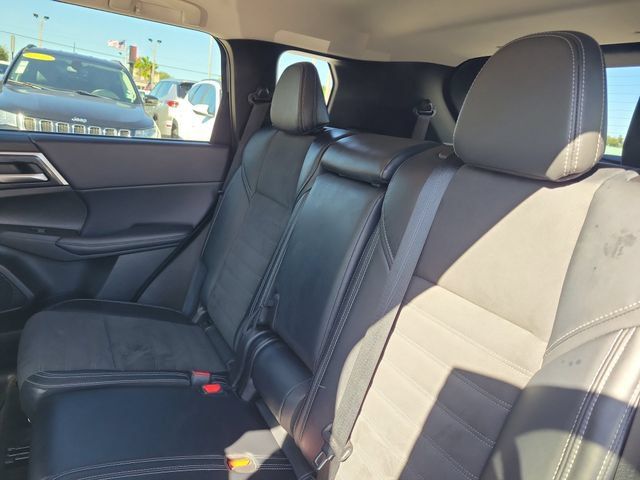 2024 Mitsubishi Outlander SE - Photo 14