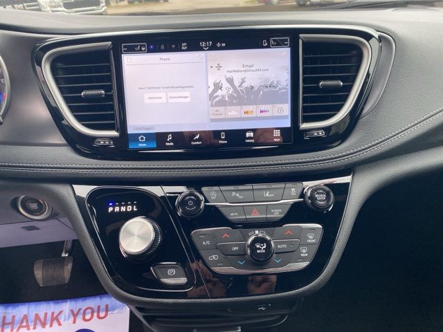 2026 Chrysler Pacifica Select - Bright White Clearcoat exterior view 18