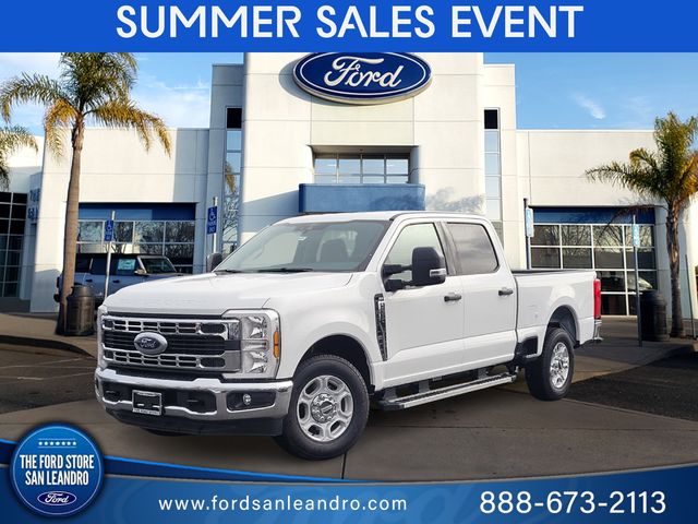Oxford White 2026 Ford F-250 Super Duty Pickup Truck 4X2 Automatic