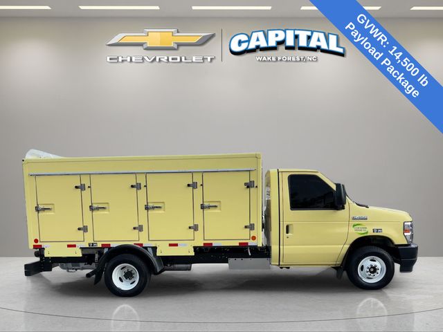 Used 2022 Yellow Ford Base image 9