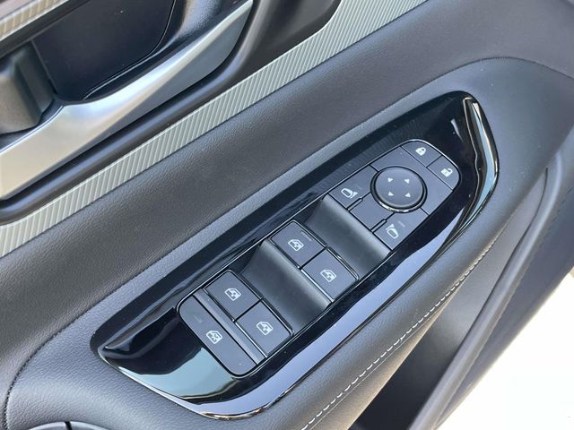 New 2026 Black Nissan SL image 18