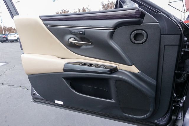 used 2020 Lexus ES car, priced at $30,000