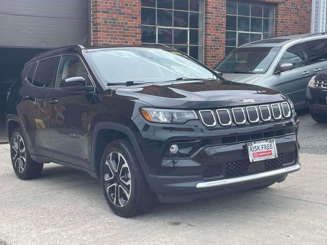 Diamond Black Crystal Pearlcoat 2022 Jeep Compass SUV / Crossover Four-Wheel Drive 9-Speed Automatic