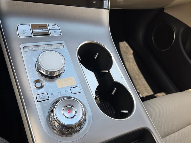 2027 Genesis Gv70