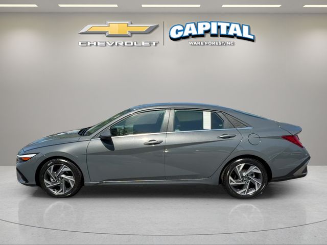 Used 2025 Gray Hyundai SEL Convenience image 2