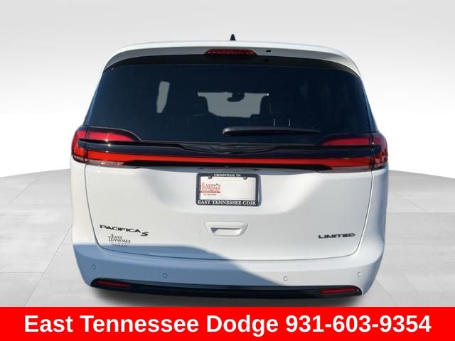 2025 Chrysler Pacifica Limited photo