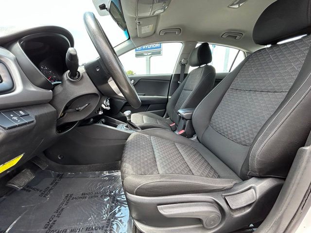 KiaRio12
