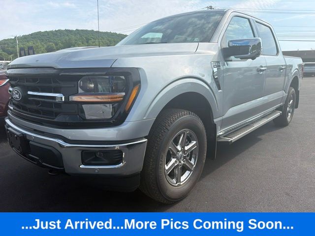 Silver Metallic 2025 Ford F-150 XLT SuperCrew 4WD Pickup Truck Four-Wheel Drive Automatic