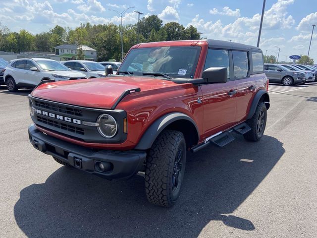 2024 Ford Bronco Black Diamond 8