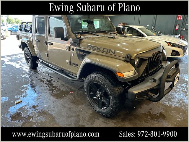Gator Clearcoat 2020 Jeep Gladiator Sport Crew Cab 4WD Pickup Truck Four-Wheel Drive 8-Speed Automatic