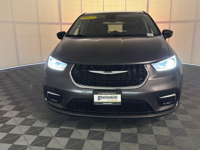 Used 2023 Chrysler Pacifica Van