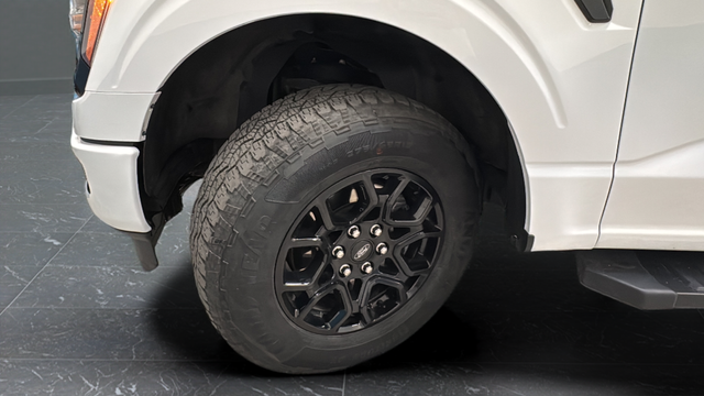 Used 2024 Oxford White Ford XLT image 35