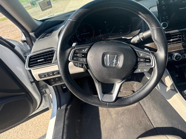 2018 White Honda Accord Touring FWD Sedan