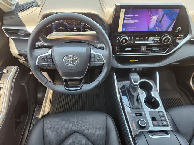 2025 Toyota Highlander Platinum Silver at Don McGill Toyota