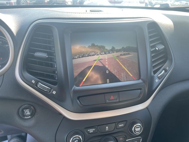 Used 2016 Jeep Cherokee SUV