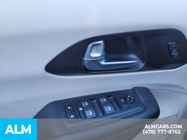 2020 Chrysler Pacifica Limited photo 14