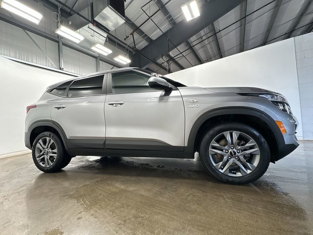 2023 Kia Seltos LX - 2