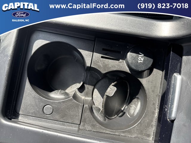 Used 2019  Land Rover HSE image 32