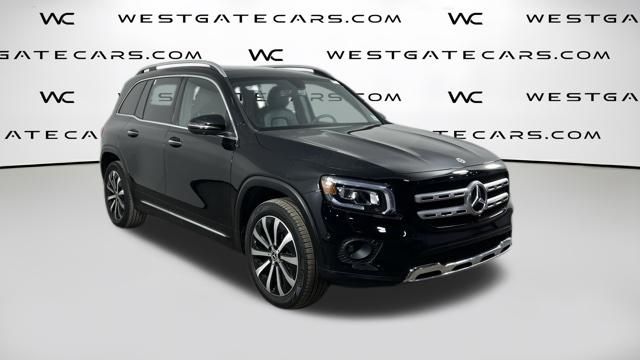 Mercedes-BenzGLB40