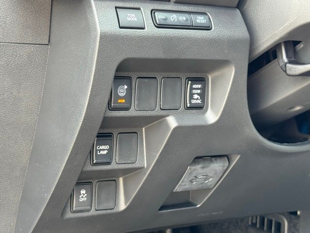 2025 Nissan Frontier SV - Photo 16