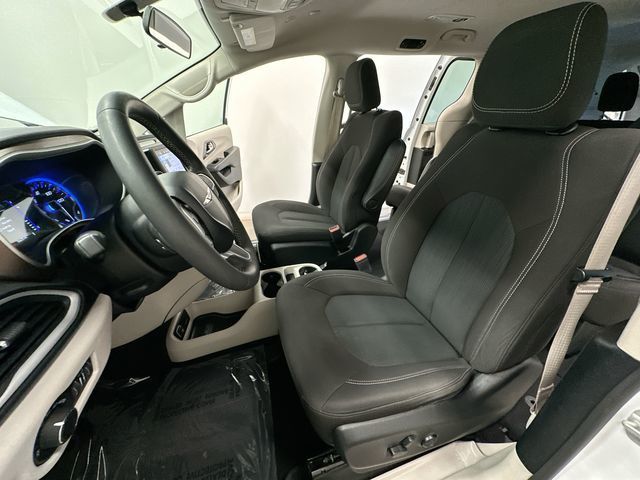 2022 Chrysler Voyager LX White at Phil Fitts Ford