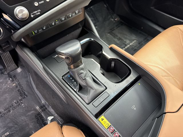2025 Lexus ES - $50,998