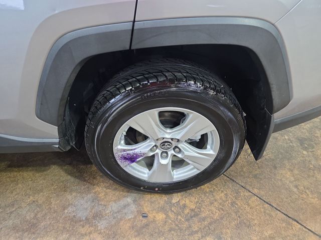 Used 2019 Silver Toyota XLE image 34