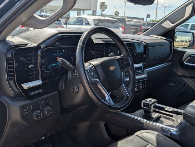 Used 2022 Blue Chevrolet LTZ image 12