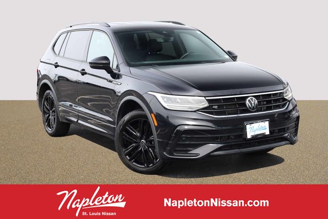 Deep Black Pearl 2022 Volkswagen Tiguan SUV / Crossover Front-Wheel Drive 8-Speed Automatic