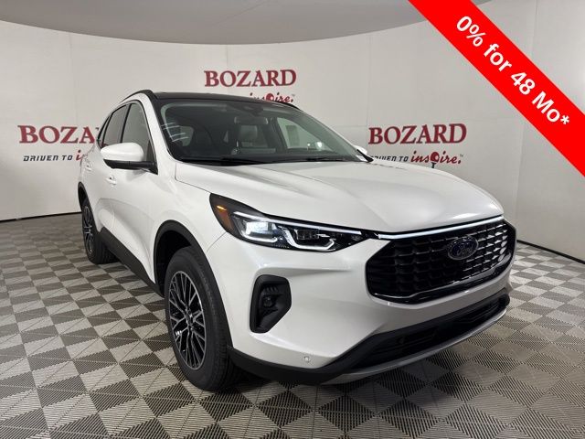 2025 Star White Metallic Tri-Coat Ford Escape Base SUV
