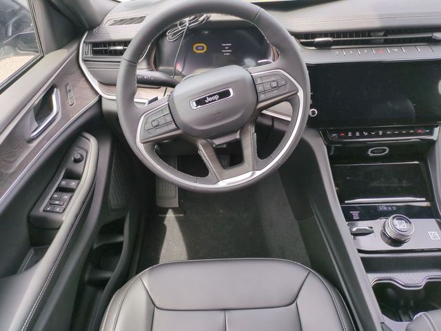 new 2026 Jeep Grand Cherokee car, priced at $42,650