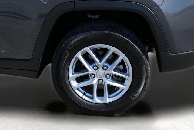 Used Car 2025 Jeep Grand Cherokee  Laredo For Sale Under $35,000 In Austin, Texas