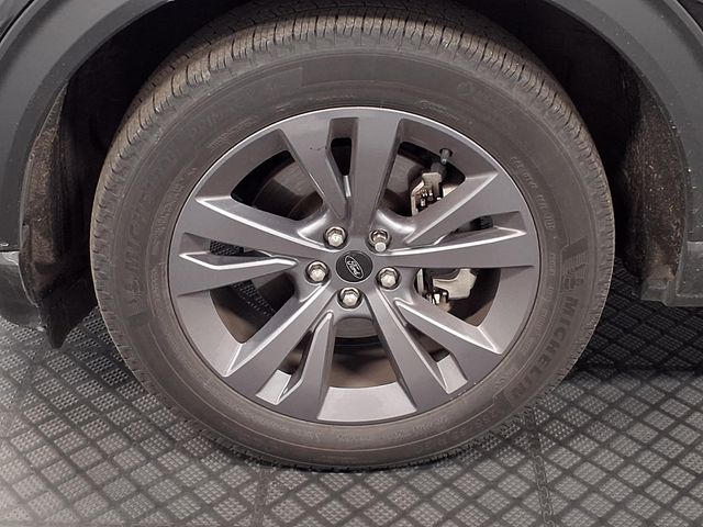 2023 Ford Explorer - Image 12