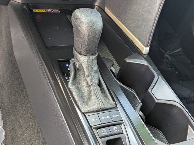 2025 Toyota Camry LE - Photo 17