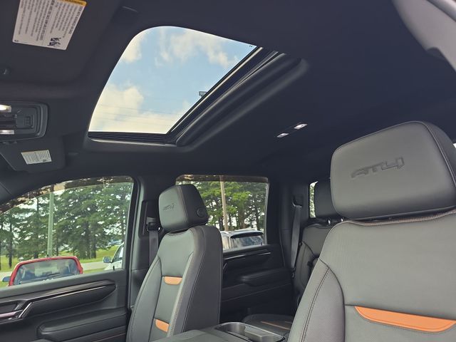 Used 2024 White GMC AT4 image 31