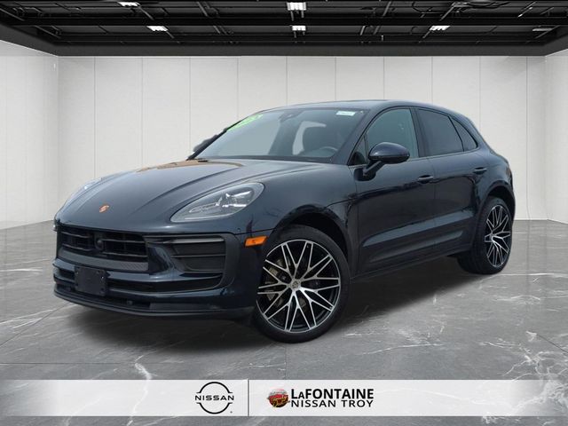 2023 Porsche Macan AWD