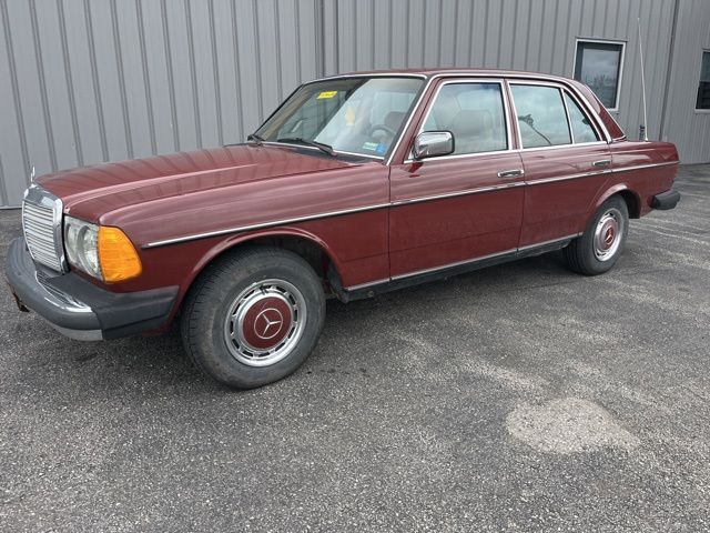 1983 Mercedes-Benz 240 D Sedan Rear-Wheel Drive