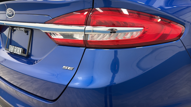 Used 2017 Lightning Blue Ford SE image 30