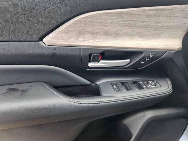 2026 Toyota Grand Highlander Hybrid Limited  at Classic Toyota Galveston