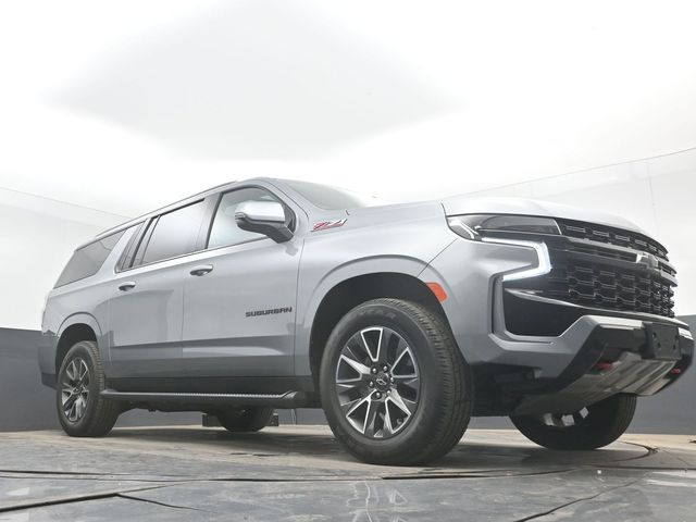 Used 2023 Gray Chevrolet Z71 image 46