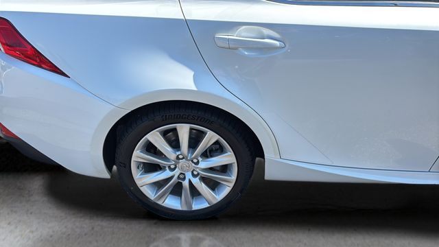 Used 2014  Lexus 250 image 36