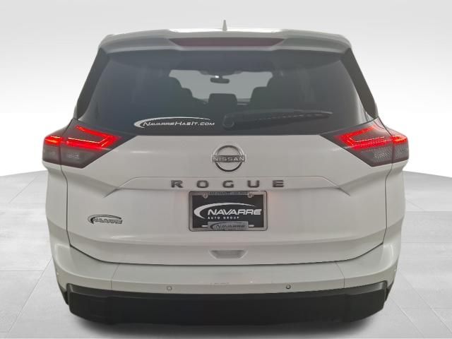 2026 Nissan Rogue SV — photo 8