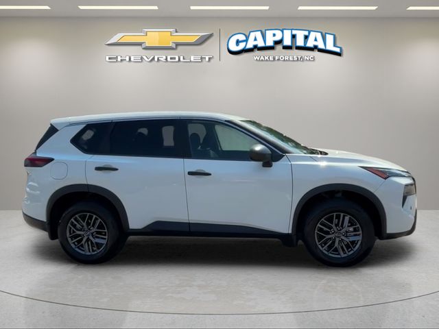 Used 2025 White Nissan S image 7