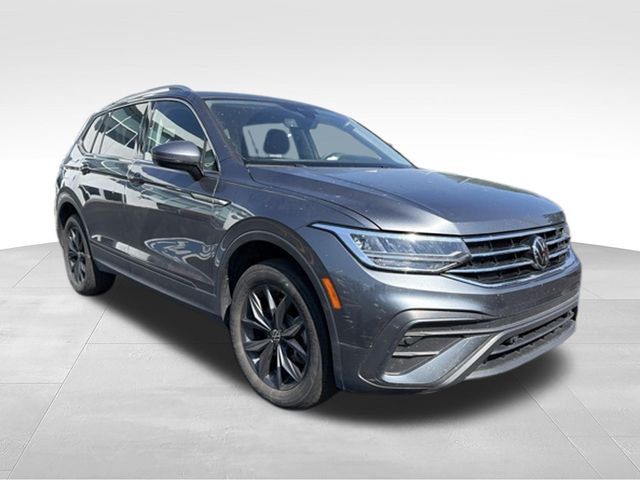Platinum Gray Metallic 2023 Volkswagen Tiguan SUV / Crossover Front-Wheel Drive 8-Speed Automatic