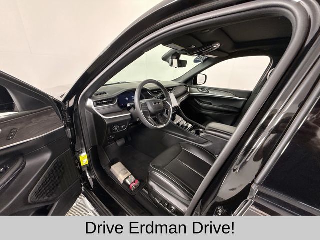 Used 2025 Jeep Grand Cherokee L SUV