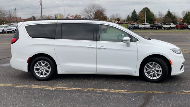 2022 Chrysler Pacifica Touring L 9