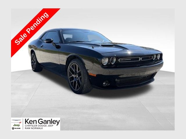 Pitch Black Clearcoat 2018 Dodge Challenger R/T RWD Coupe Rear-Wheel Drive 8-Speed Automatic